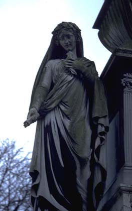 pere lachaise cemetery