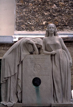 montparnasse cemetery sculpture